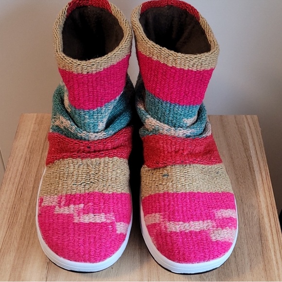 Knit Booties - Picture 2 of 6